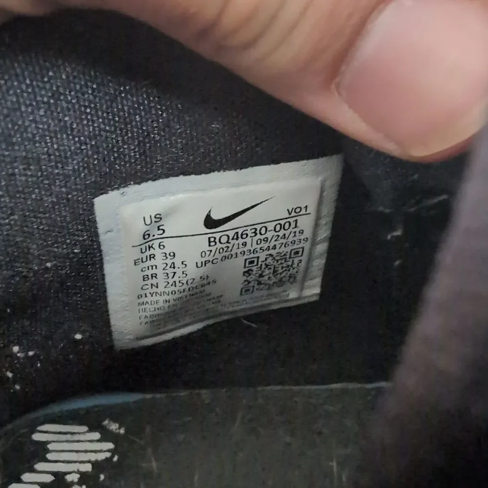 Nike crafted athletic youth